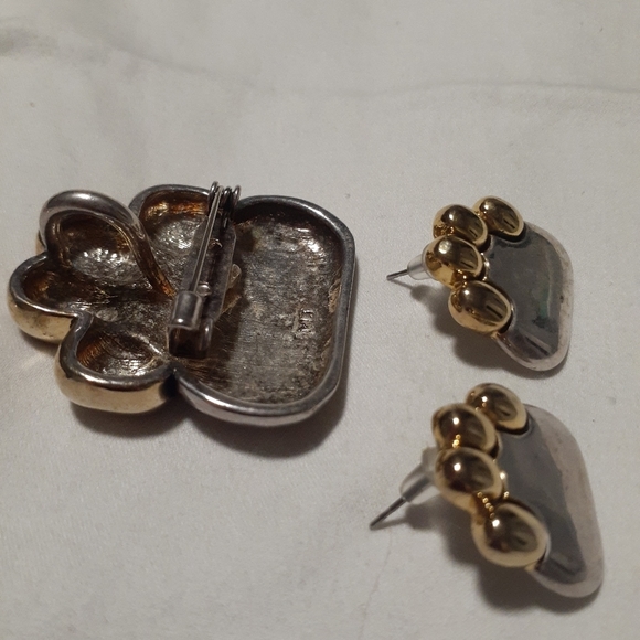 MJ Paw Print brooch pendant and earrings set - Picture 2 of 3